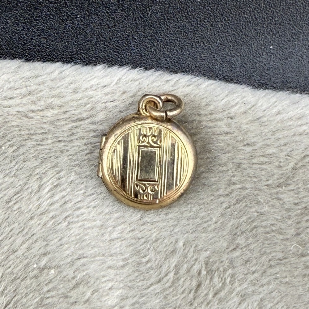 Vintage‎ Gold Filled Locket Charm Signed La Mode